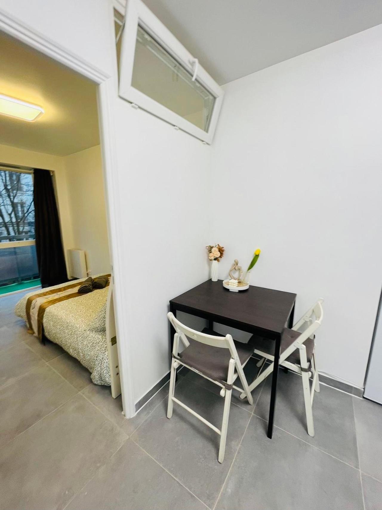 Dream Dwell Paris-Two Bedrooms Apart Near Gare Du Nord Exterior photo